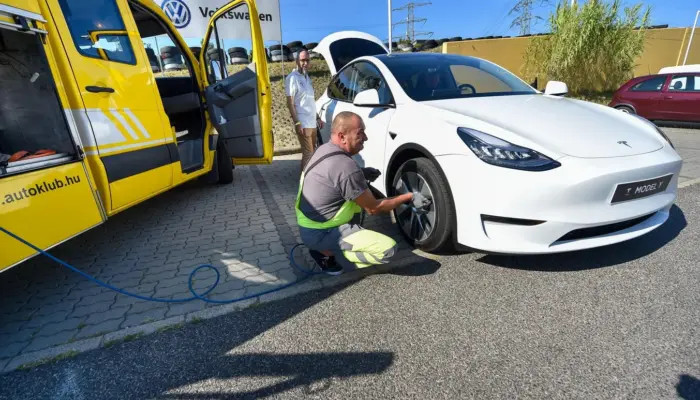 Electric Car Maintenance and Proper Charging: The Key to a Long-Lasting EV